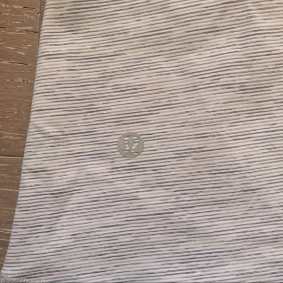Lululemon Sports Tank Top - Picture 2 of 5
